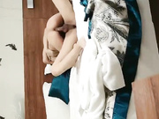 探花约了个苗条妹子，先做服务按摩乳推大力猛操呻吟