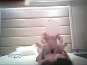 高级洗浴会所长腿高跟性感大奶美女技师长了一个性感粉嫩蝴蝶美穴,客人玩的爱不释手,扶着美腿用力抽插撞击,操的真狠