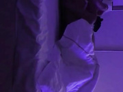 小伙约炮大一女神很害羞，脱内裤的时候还捂着脸“关灯关灯”