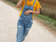 【精品推薦】最新流出留學生『小舒淇』劉玥戶外全裸口交露出 主動要求去小樹林啪啪野戰 高潮顏射吃精～2160P高清原版 (1)