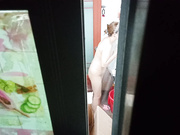 偷拍邻居少妇洗澡,