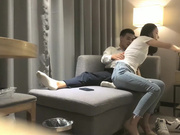 男爵全国探花牛仔裤妹子啪啪，舔奶调情穿黑丝骑乘猛操_ev