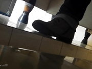 潜入搜查官系列牛逼坑神溜进国内某高校女卫连续偸拍学生妹方便有几位脸蛋和私处长得都非常不错