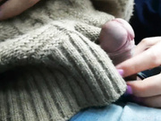 火爆欧洲网络 欧洲之星高铁露屌诱惑眼睛骚女 俯身口交 最后口爆吞精 太牛掰