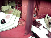 情趣酒店水滴摄像头监控偷拍很会玩的眼镜情侣各种姿势有点重温玉蒲团的感觉