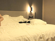 约少妇翘屁股舔背乳推扶着屁股后入撞击01