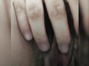 寂寞难耐的小骚货忍不住自慰