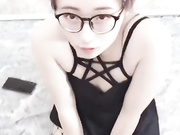 思雨女神性感黑色吊带爆草颜射