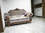 绿帽男偷拍老婆倒立口交客厅被花式啪啪娇喘香艳