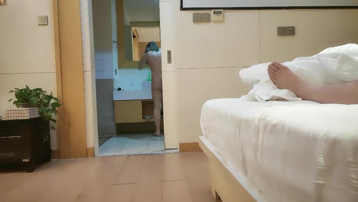 包夜肉嘟嘟胖妞近距离口交骑坐操的妹子带哭腔娇喘