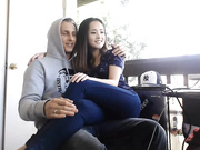 在阳台上被老外男友爆插的美女留学生