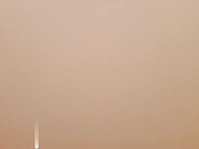 白皙美肌借金妻。对金钱困扰、一面讨厌一面被多位他人肉棒侵犯连续中出