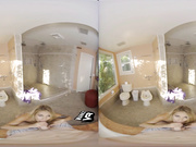 Virtual Sex With Hot Girl In The Bathroom!